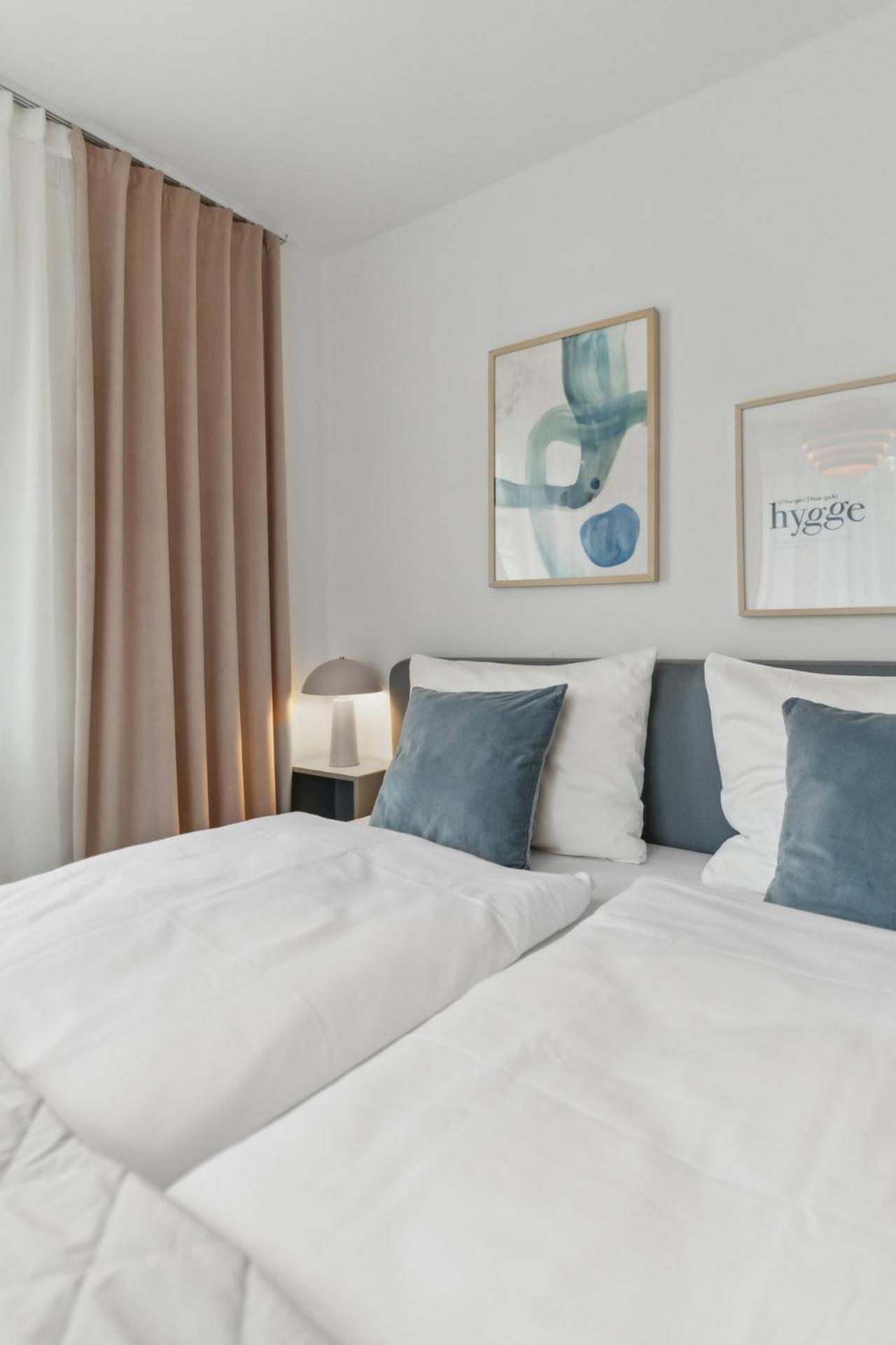 Deluxe Apartment In Bielefeld City Mit Parkplatz Und Balkon ภายนอก รูปภาพ
