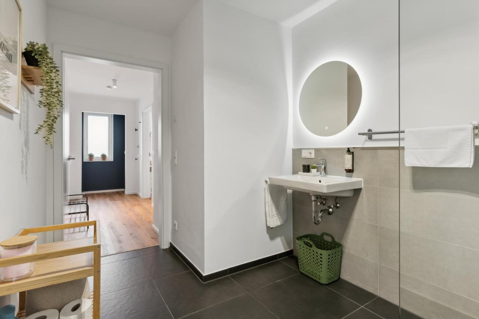 Deluxe Apartment In Bielefeld City Mit Parkplatz Und Balkon ภายนอก รูปภาพ