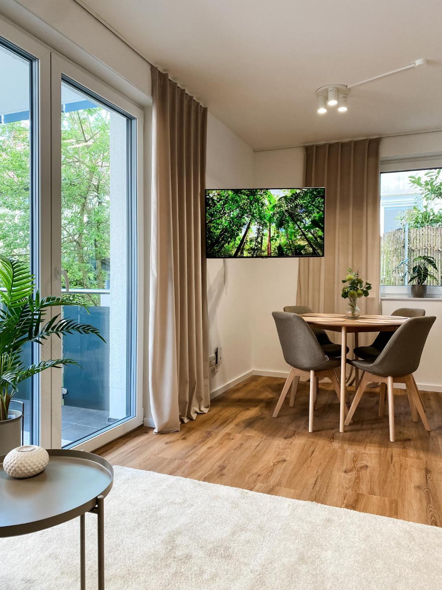 Deluxe Apartment In Bielefeld City Mit Parkplatz Und Balkon ภายนอก รูปภาพ